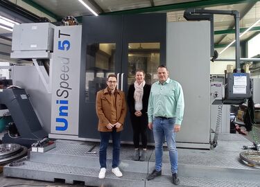 Tim Kraft und Riccarda Vitt bei der Firma Kurt Schmidt